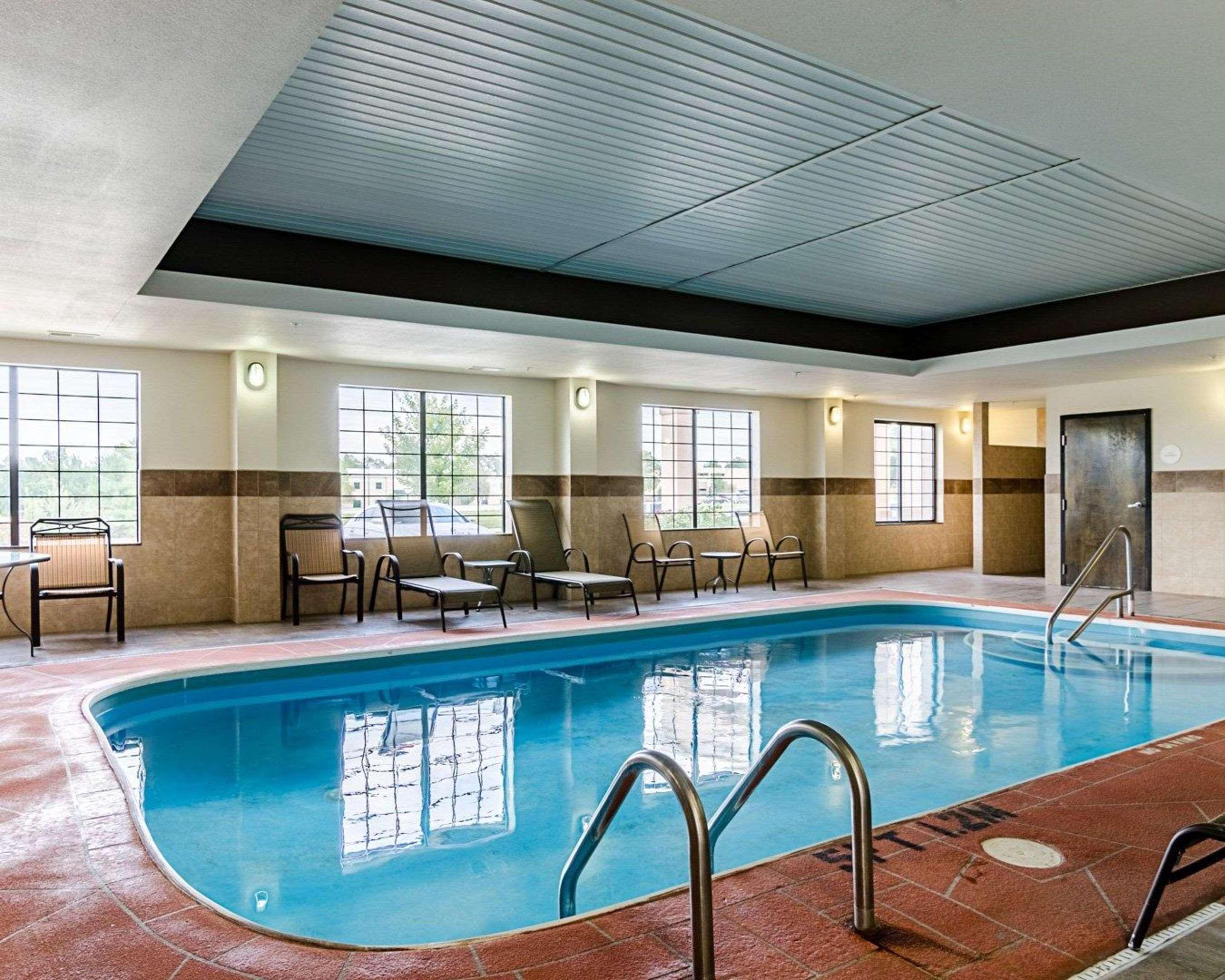 Comfort Inn & Suites Lawrence - University Area מראה חיצוני תמונה
