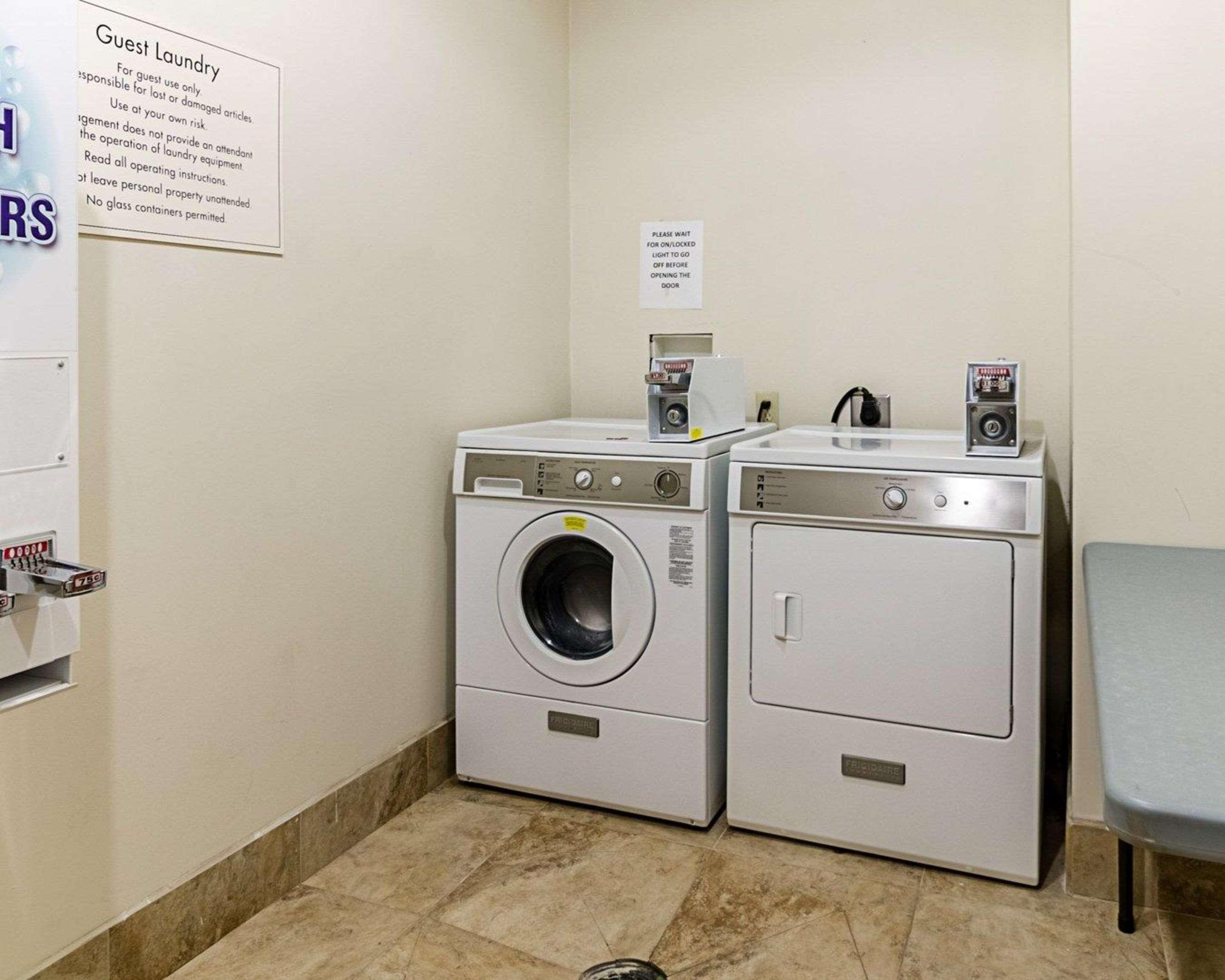 Comfort Inn & Suites Lawrence - University Area מראה חיצוני תמונה