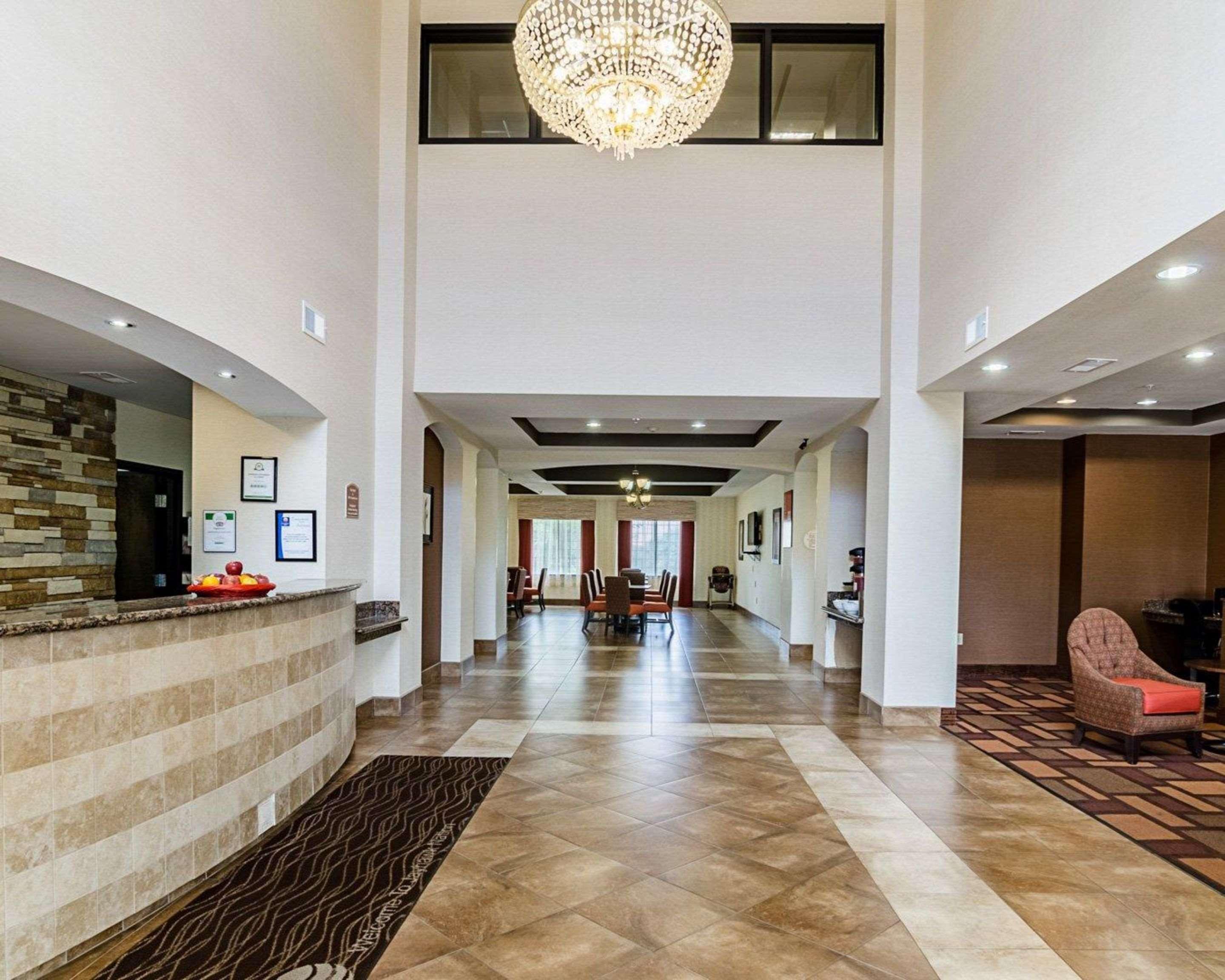 Comfort Inn & Suites Lawrence - University Area מראה חיצוני תמונה