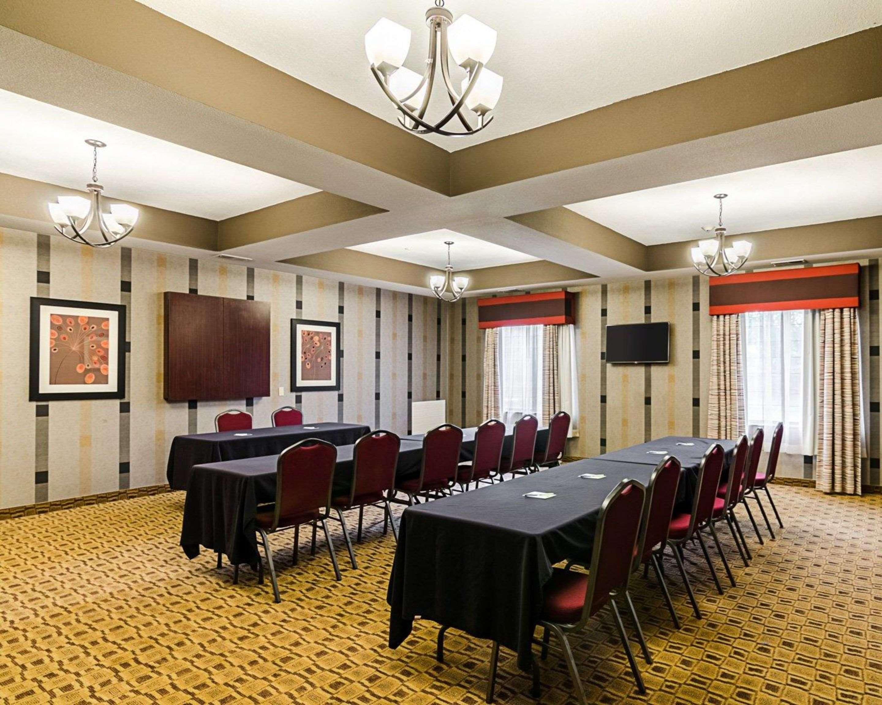 Comfort Inn & Suites Lawrence - University Area מראה חיצוני תמונה
