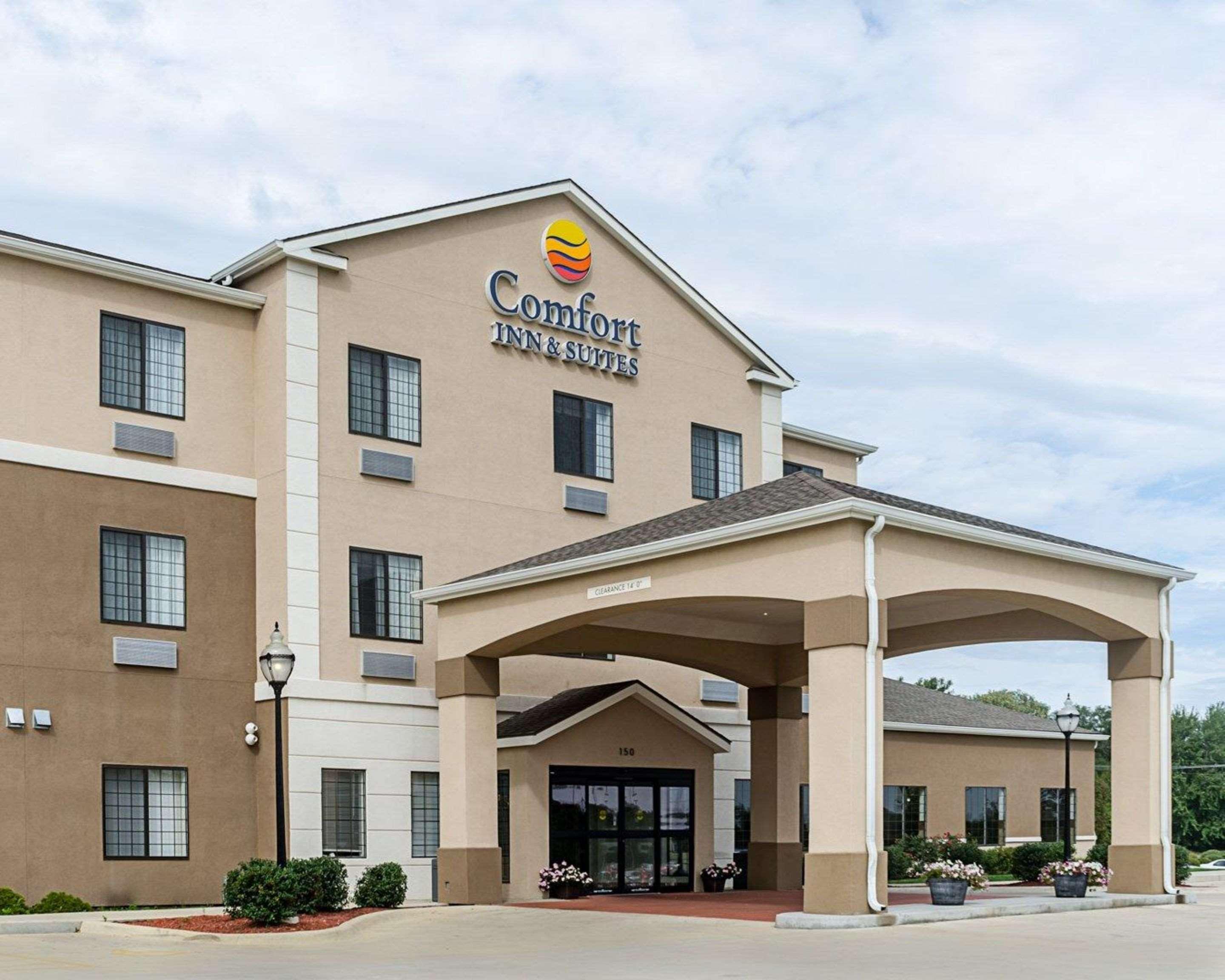Comfort Inn & Suites Lawrence - University Area מראה חיצוני תמונה