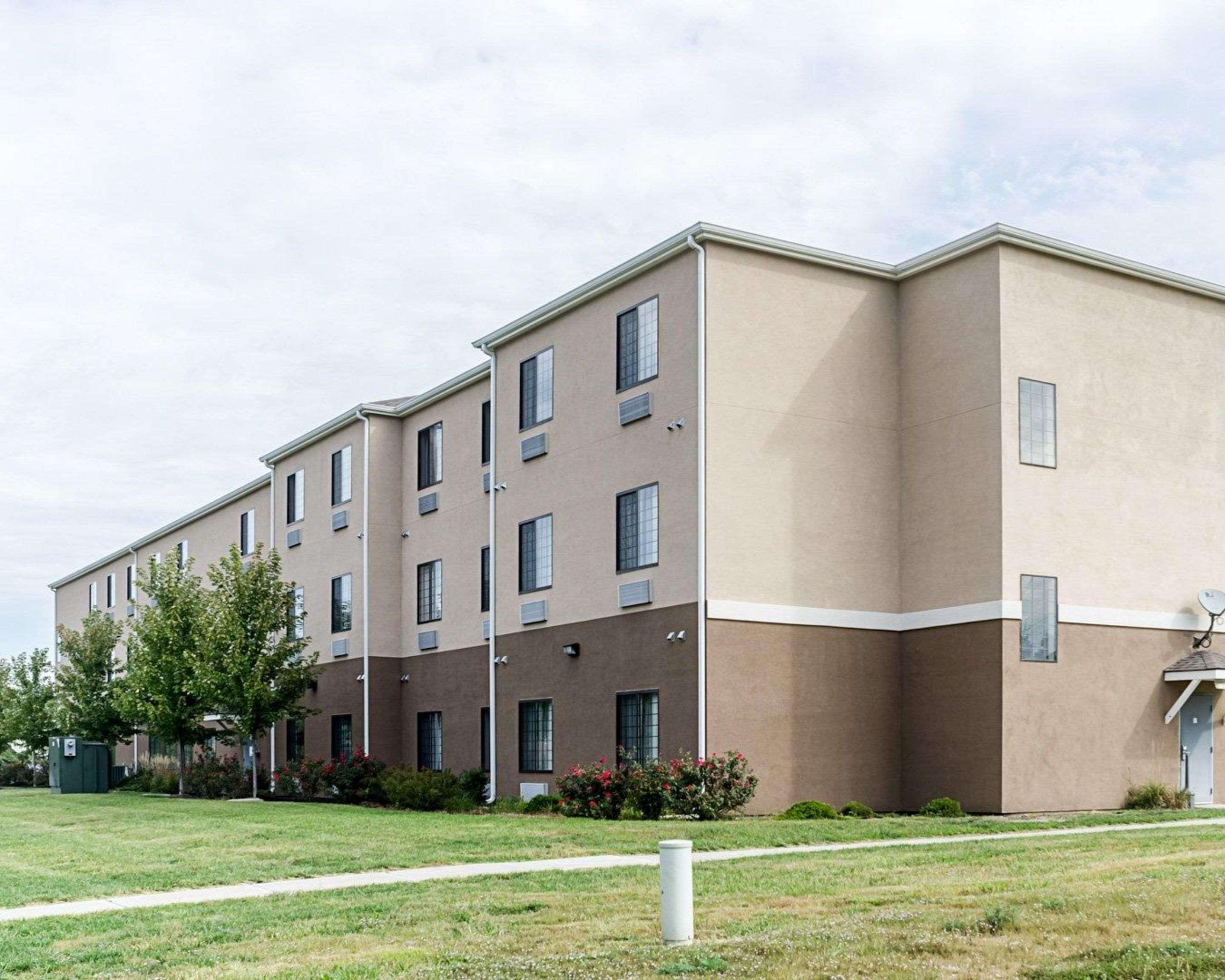 Comfort Inn & Suites Lawrence - University Area מראה חיצוני תמונה