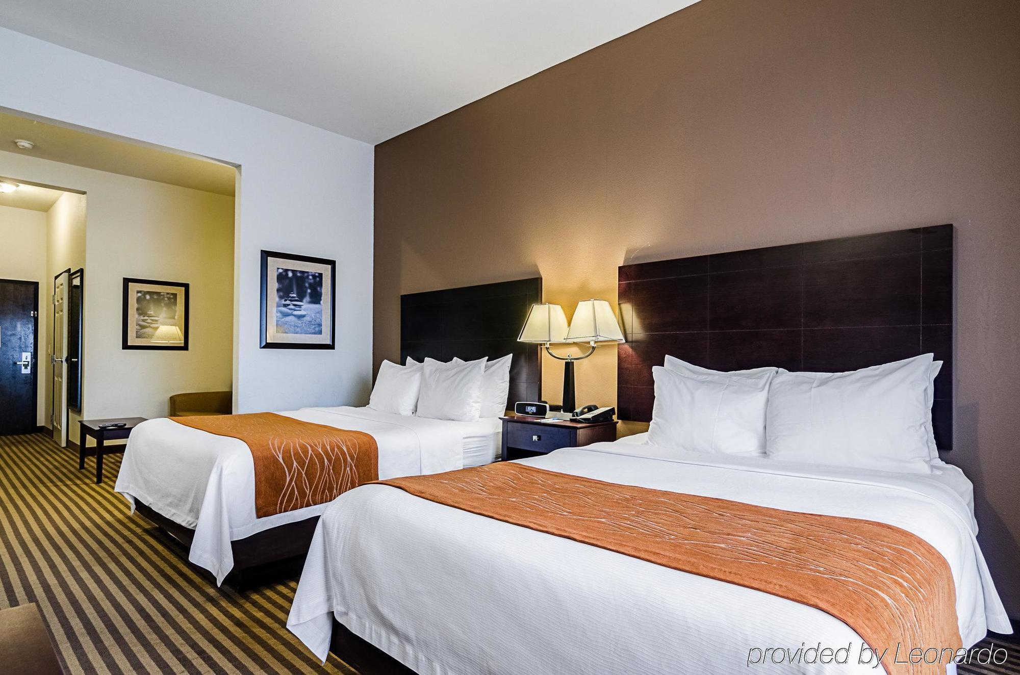 Comfort Inn & Suites Lawrence - University Area מראה חיצוני תמונה