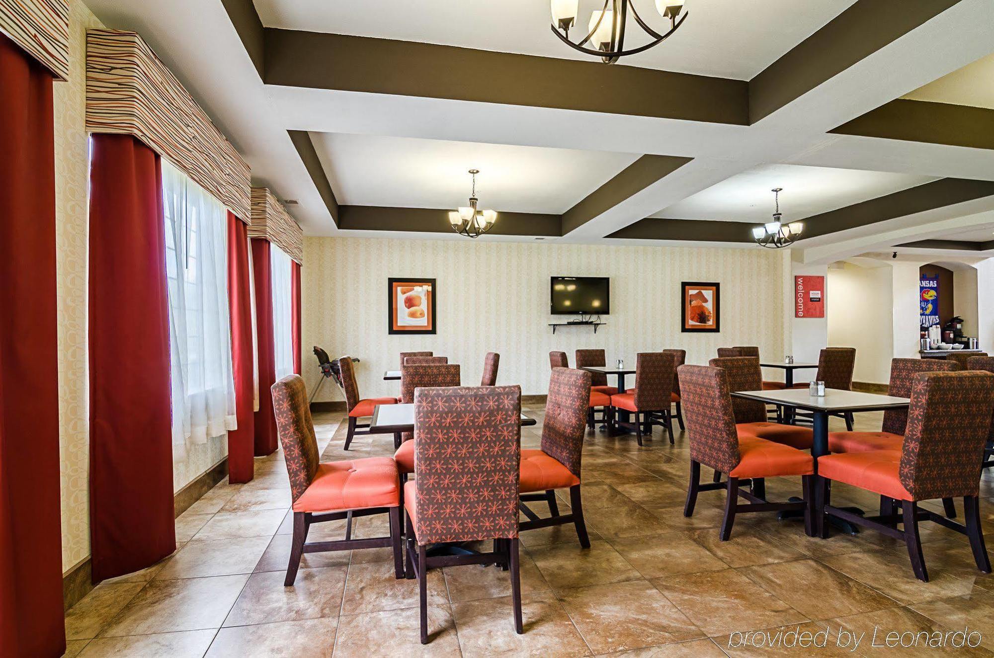 Comfort Inn & Suites Lawrence - University Area מראה חיצוני תמונה