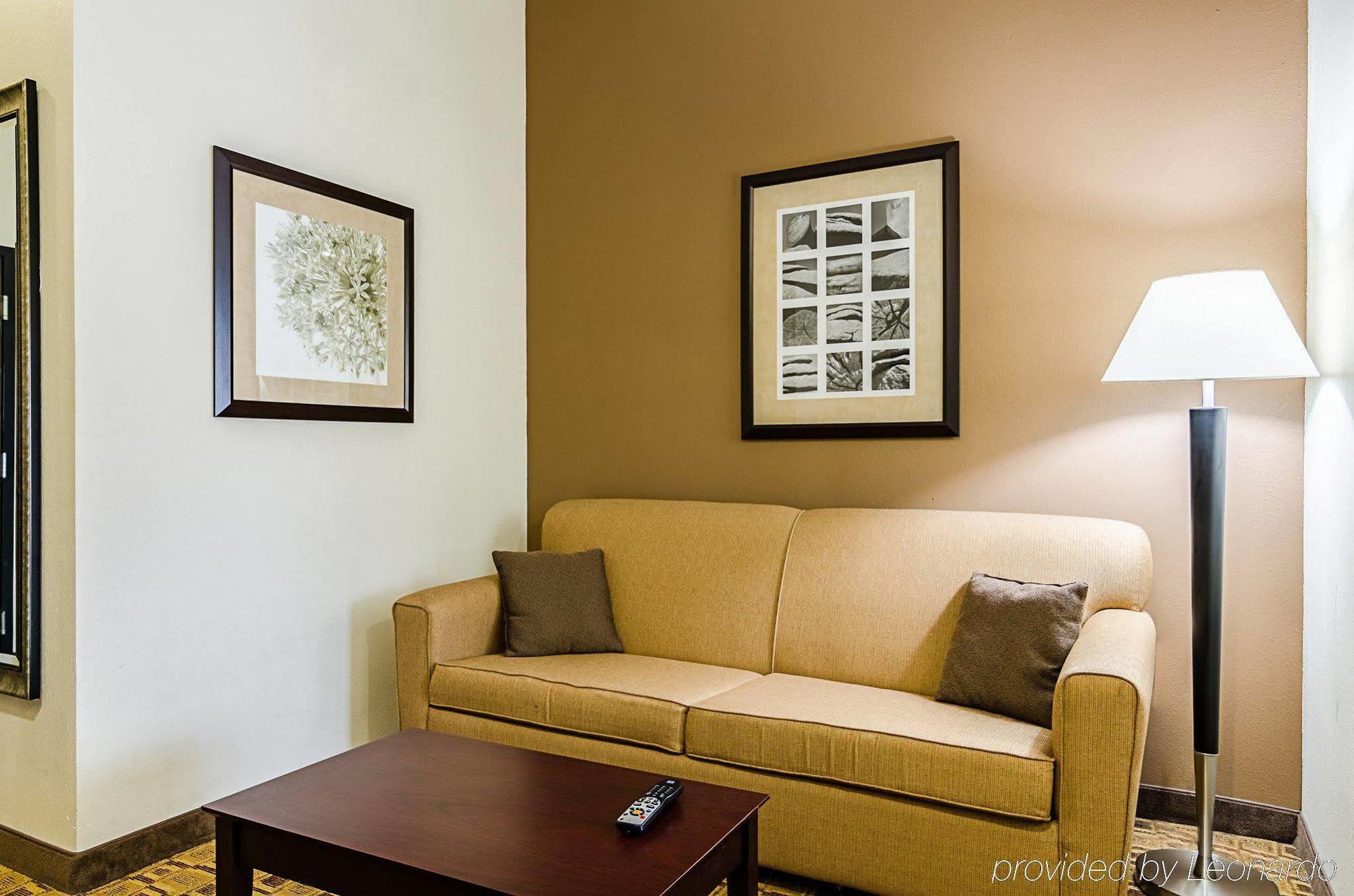 Comfort Inn & Suites Lawrence - University Area מראה חיצוני תמונה