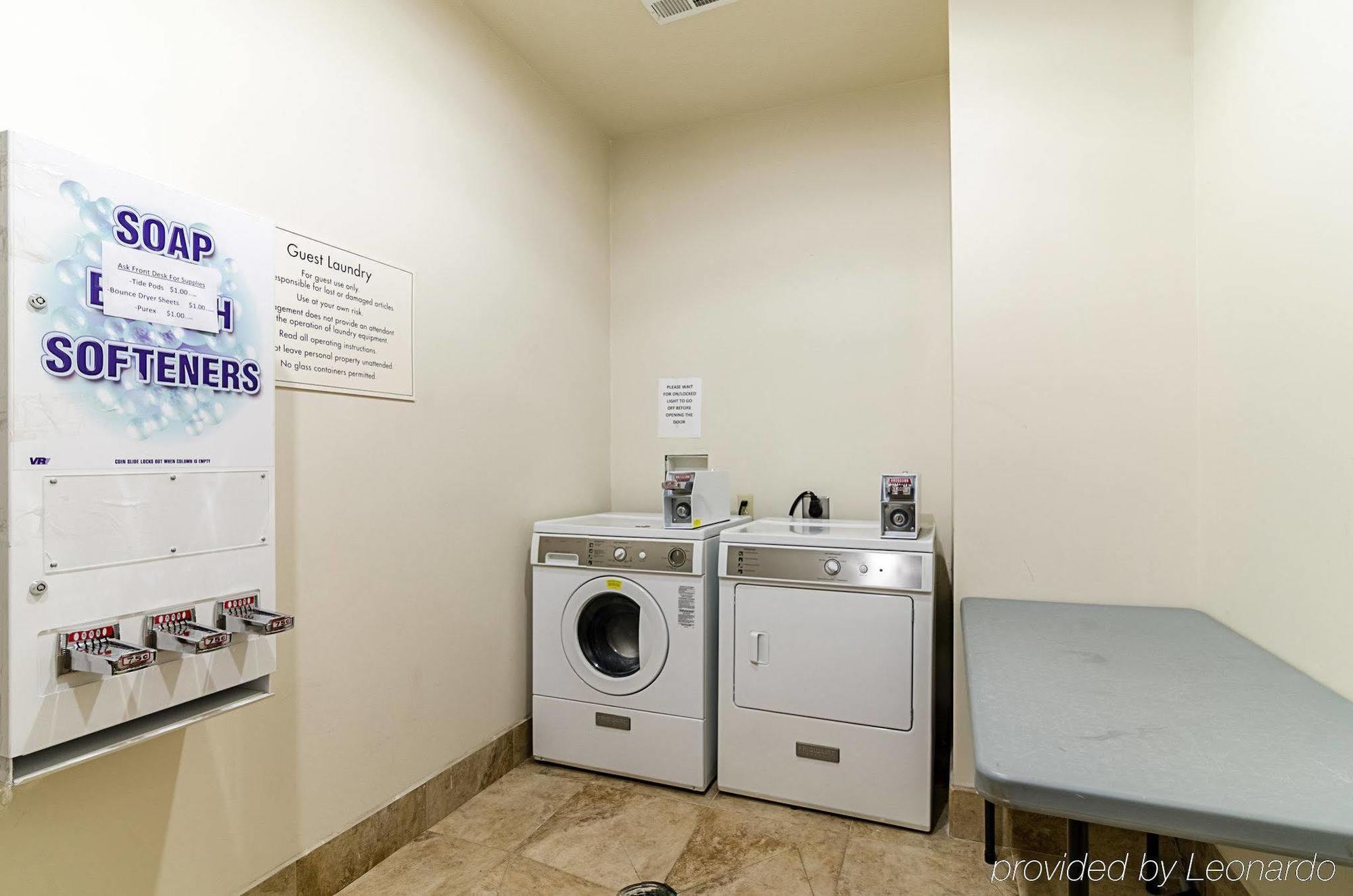 Comfort Inn & Suites Lawrence - University Area מראה חיצוני תמונה